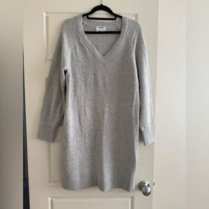 NWT Old Navy Gray V-Neck Fitted Long Sleeve Sweater Dress Size Large